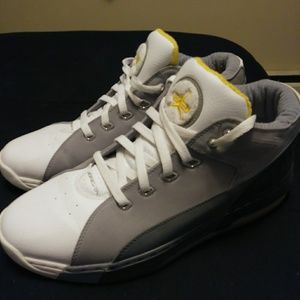 Mens Jordan basketball shoes